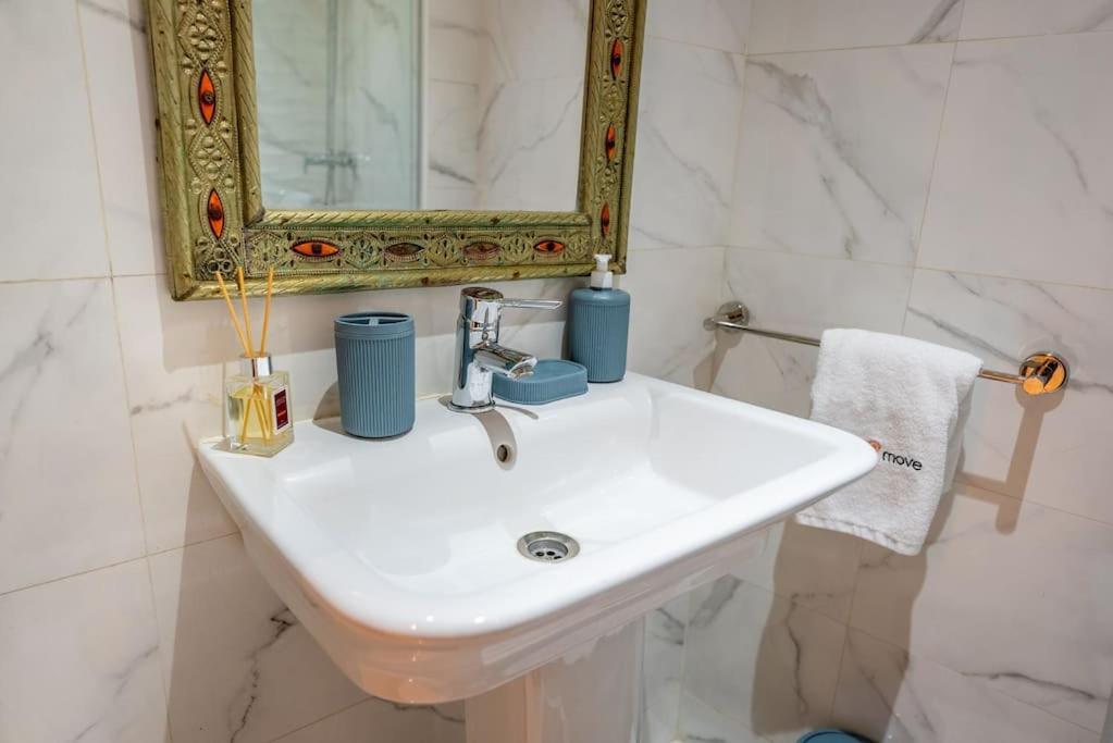 Cozy 2Br Getaway In Rabat Center Apartment Exterior photo